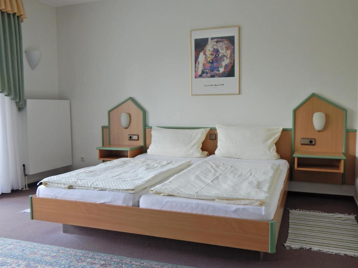Hotel garni Am Brunnenplatz Gerolstein Eksteriør bilde